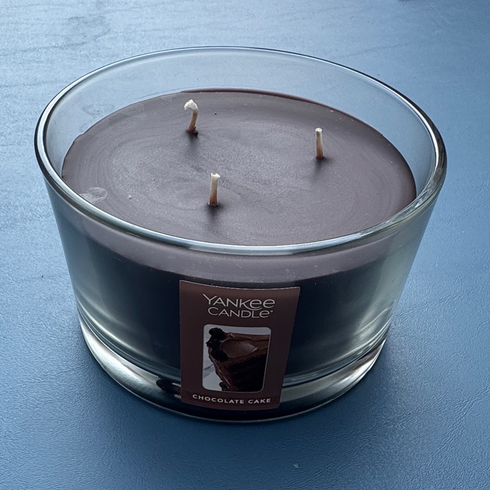 Yankee Candle Chocolate Cake Brown Candle